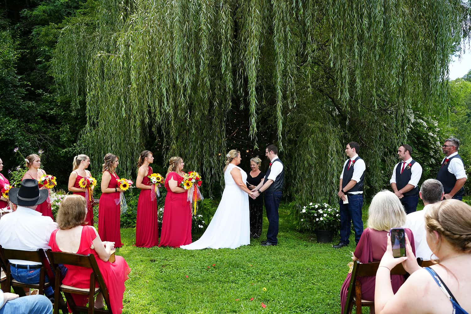 summer-wedding-willow-tree-22