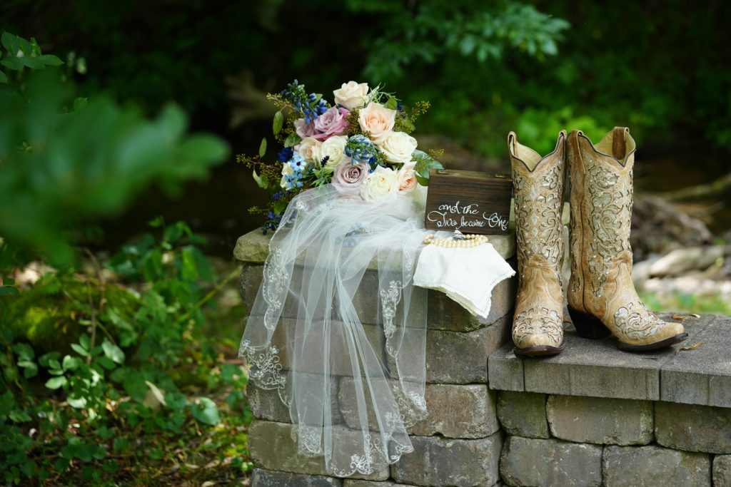 Wedding boots, veil and bouquet for a Galtinburg Wedding